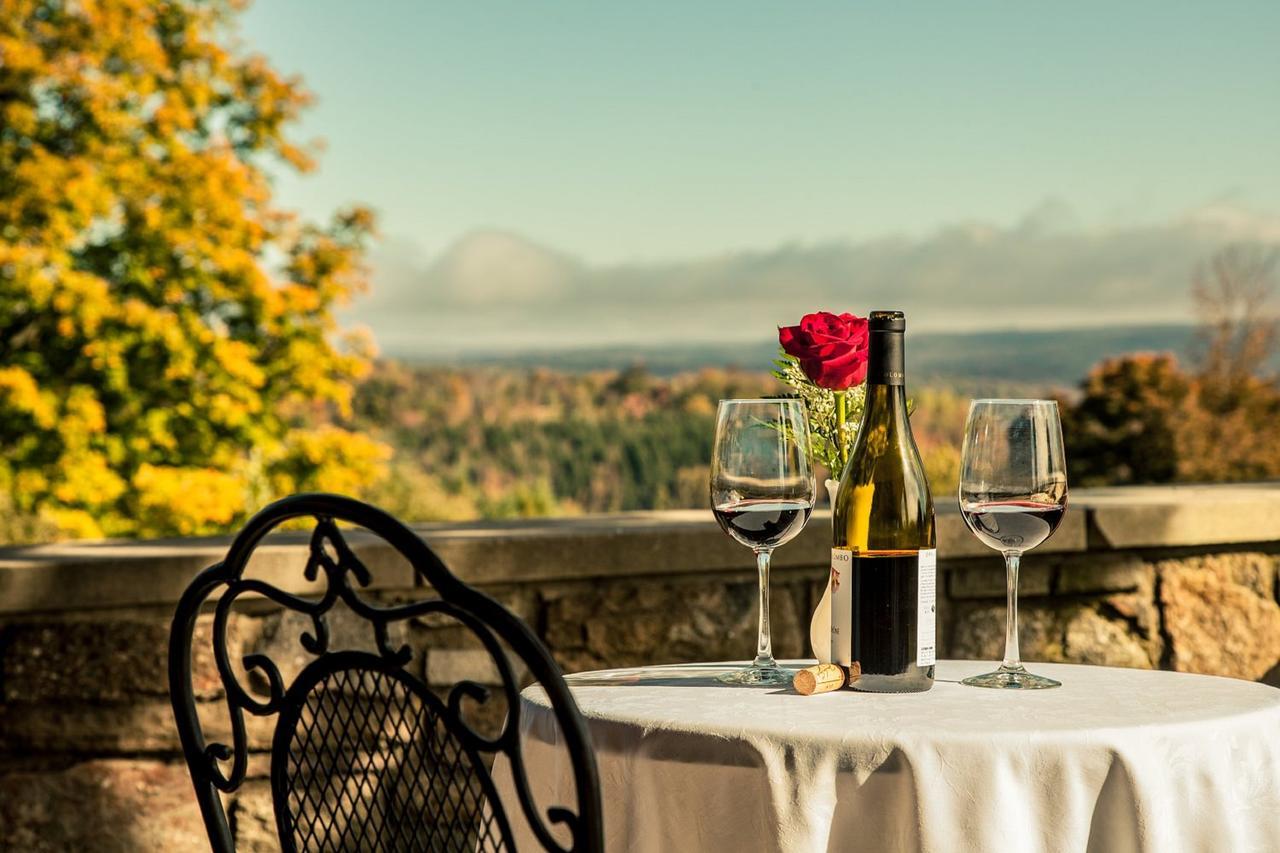 The French Manor Inn & Spa Newfoundland Экстерьер фото