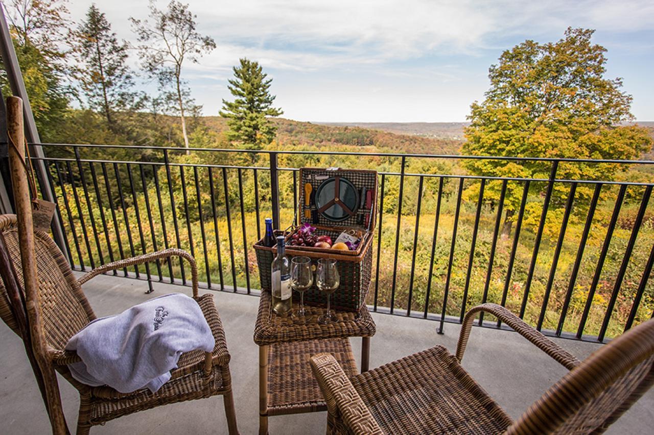 The French Manor Inn & Spa Newfoundland Экстерьер фото