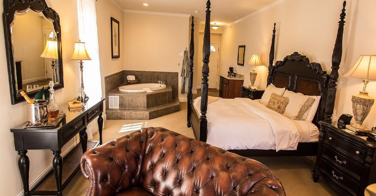 The French Manor Inn & Spa Newfoundland Экстерьер фото